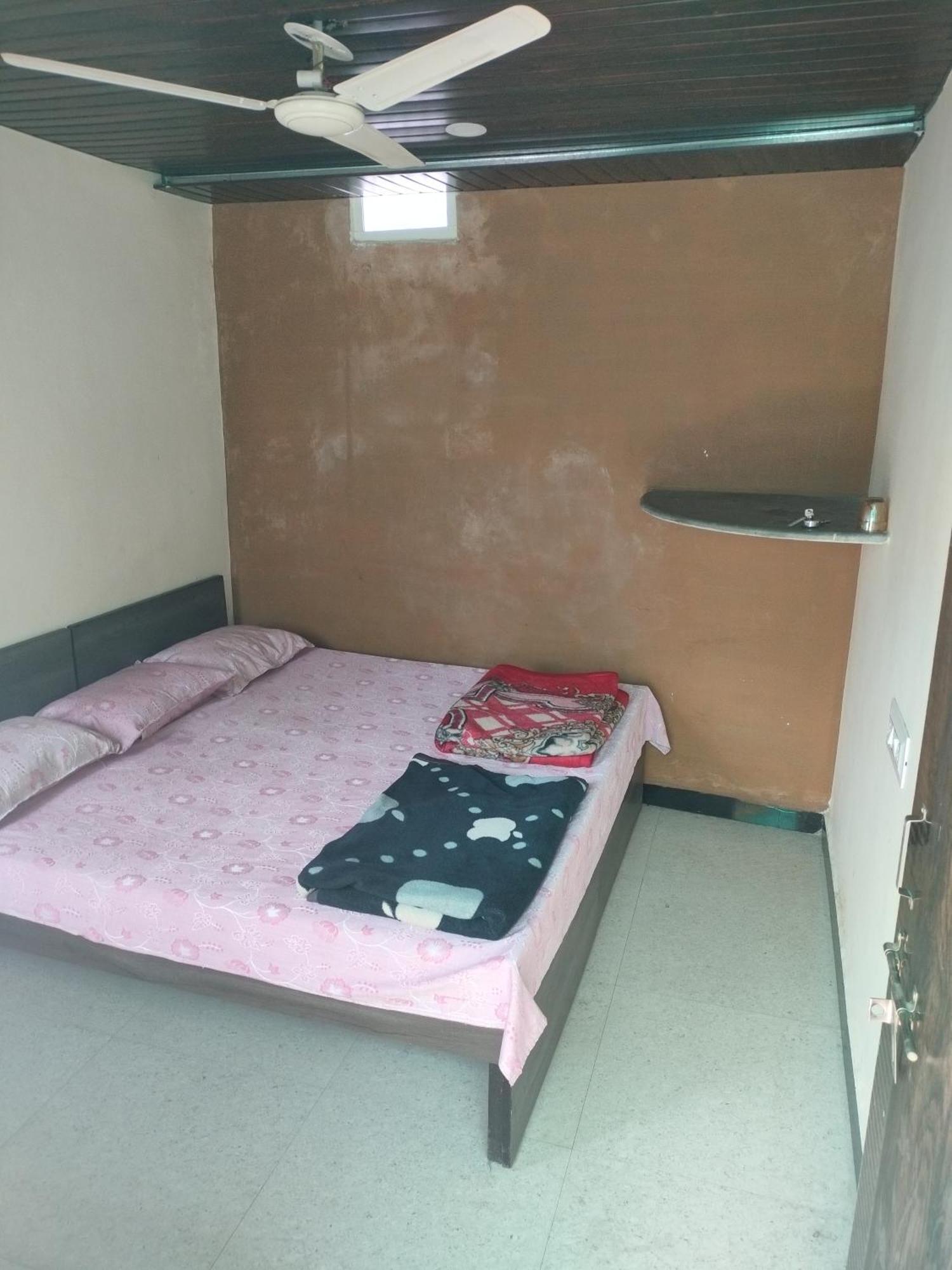 Kailash Kuti Guest House Ujjain Eksteriør bilde