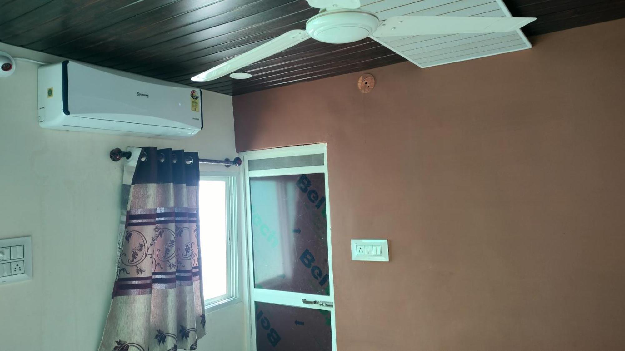 Kailash Kuti Guest House Ujjain Rom bilde