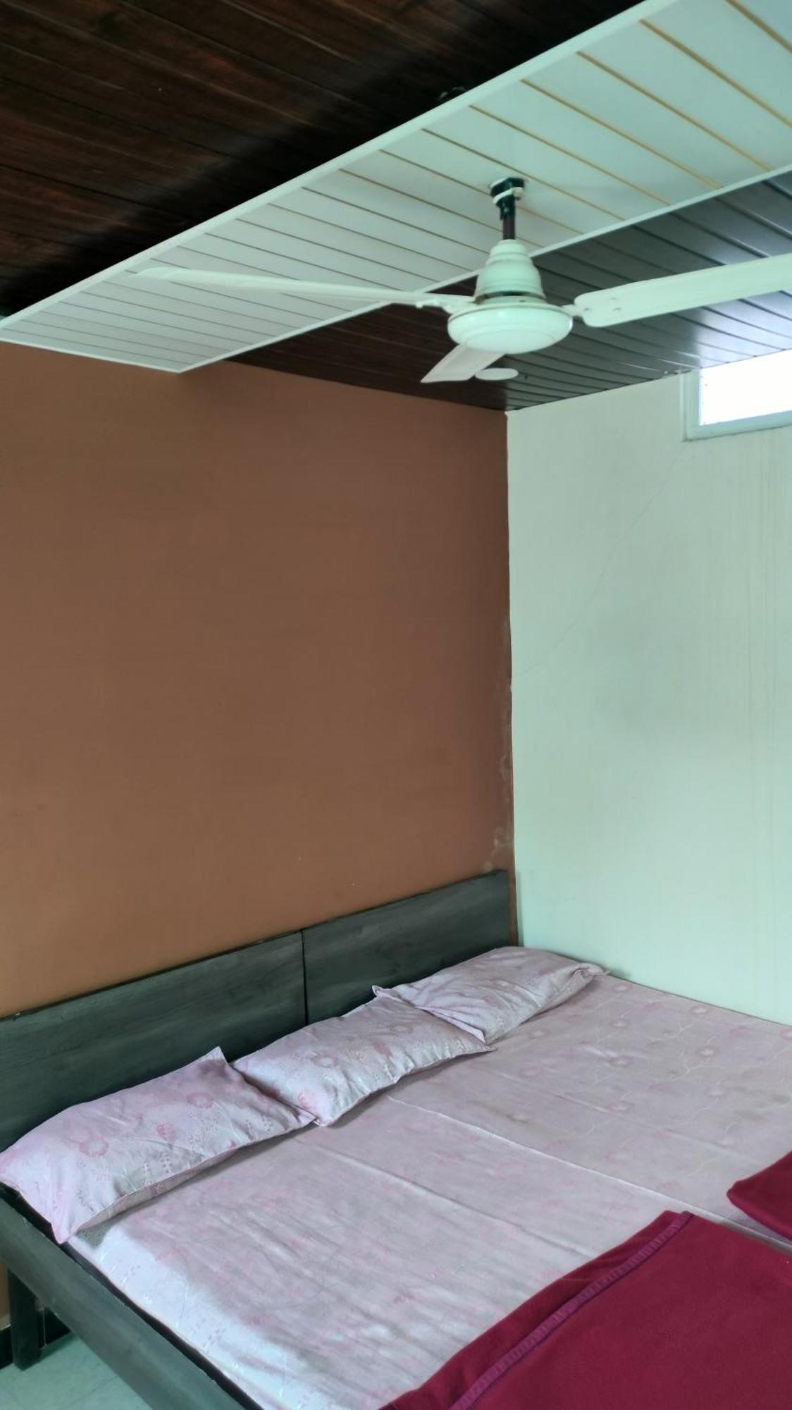 Kailash Kuti Guest House Ujjain Rom bilde