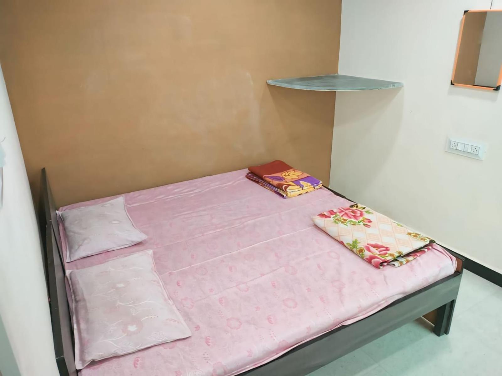Kailash Kuti Guest House Ujjain Eksteriør bilde