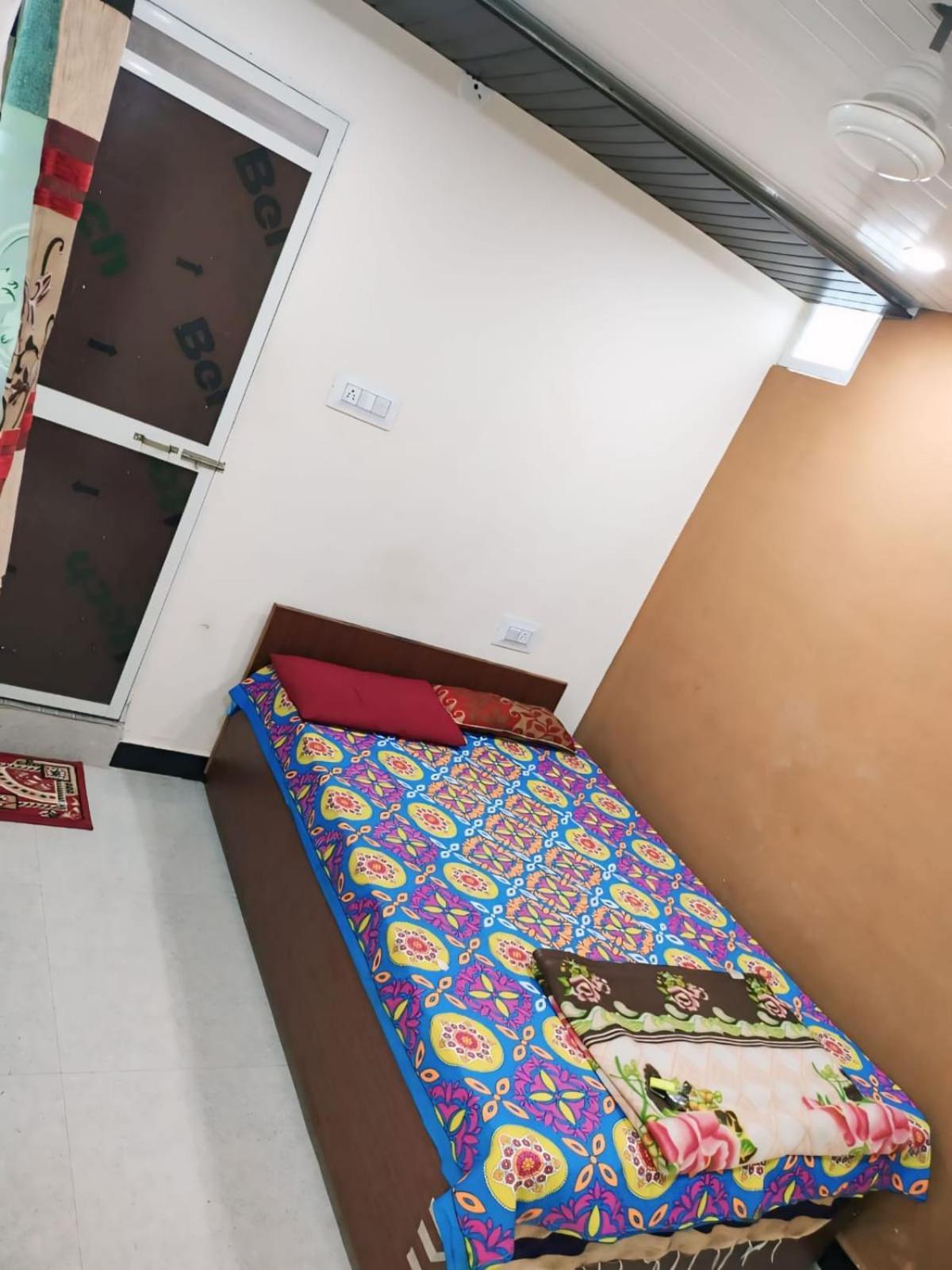 Kailash Kuti Guest House Ujjain Rom bilde
